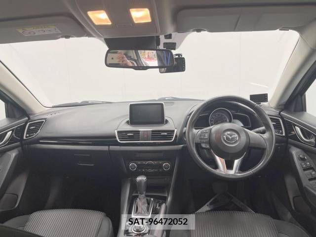 Mazda AXELA 2016-02 300987-1