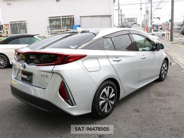 Toyota PRIUS PHV 2017-08 200208-8