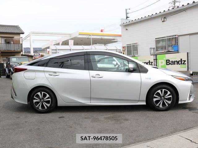 Toyota PRIUS PHV 2017-08 200208-9