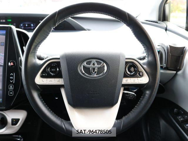 Toyota PRIUS PHV 2017-08 200208-15