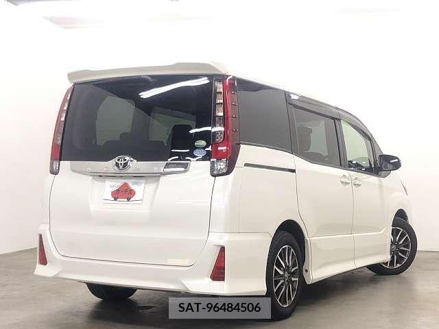 Toyota NOAH 2014-03 208068-2