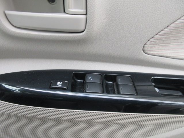 Nissan DAYZ ROOX 2016-07 950-22