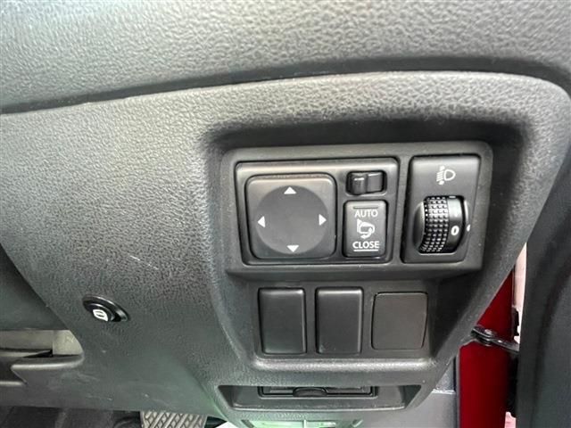 Nissan JUKE 2012-03 192337-16