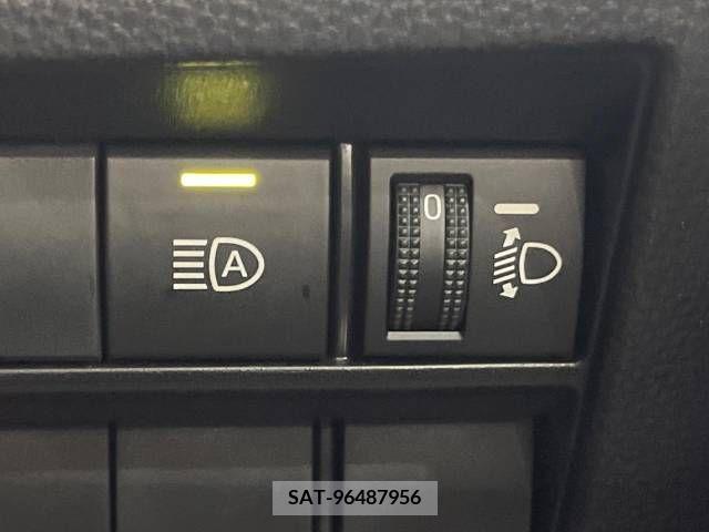 Toyota NOAH 2023-04 230636-7