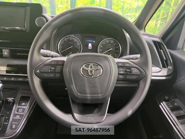 Toyota NOAH 2023-04 230636-12