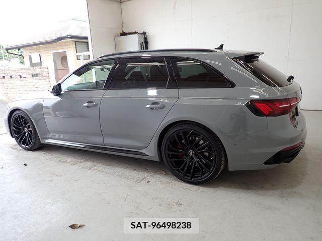 Audi RS4 2022-08 320125-6