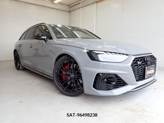 Audi RS4 2022-08 320125-0