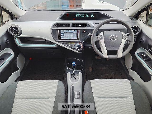 Toyota AQUA 2012-11 292104-1