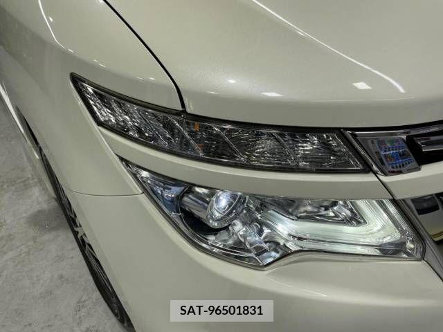 Nissan ELGRAND 2016-07 330342-12