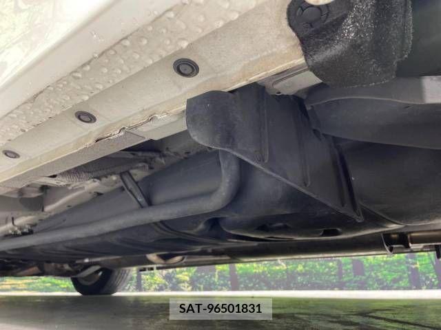 Nissan ELGRAND 2016-07 330342-18