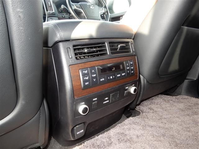 Toyota LAND CRUISER 2019-03 55-24