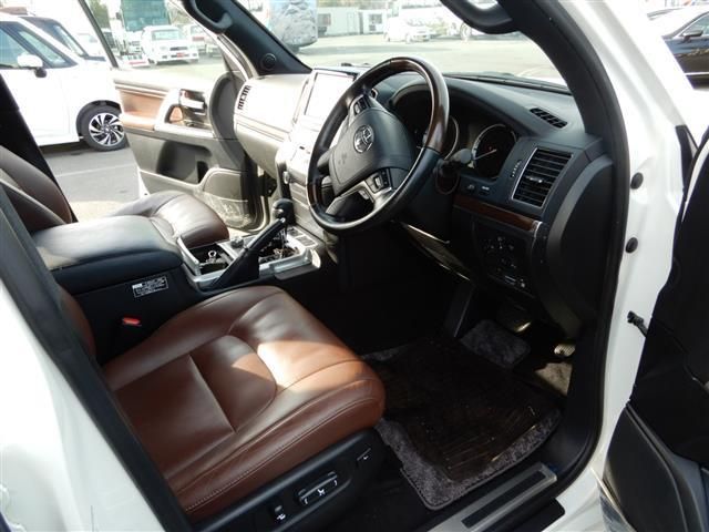 Toyota LAND CRUISER 2019-03 55-12