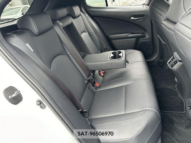 Lexus UX 2022-06 275938-18