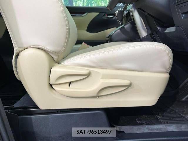 Toyota VELLFIRE 2017-08 213486-7
