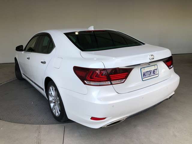 Lexus LS 2014-11 9992-10