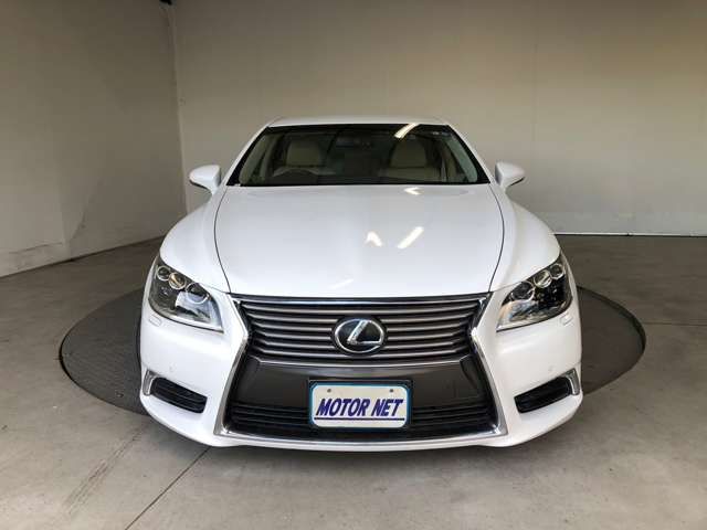 Lexus LS 2014-11 9992-5