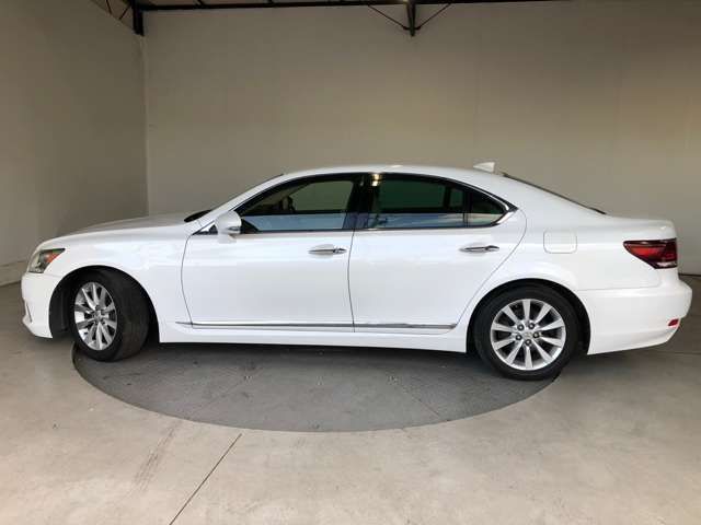 Lexus LS 2014-11 9992-11