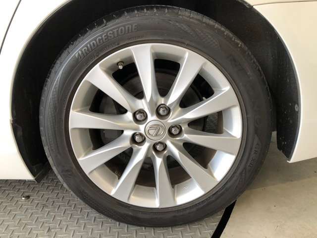 Lexus LS 2014-11 9992-14