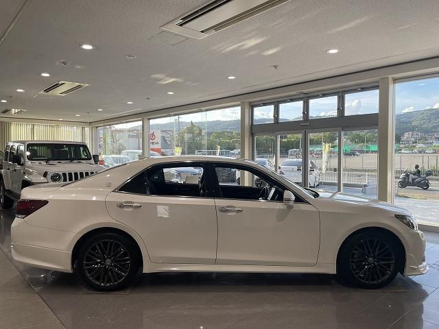 Toyota CROWN SEDAN 2014-10 185035-3