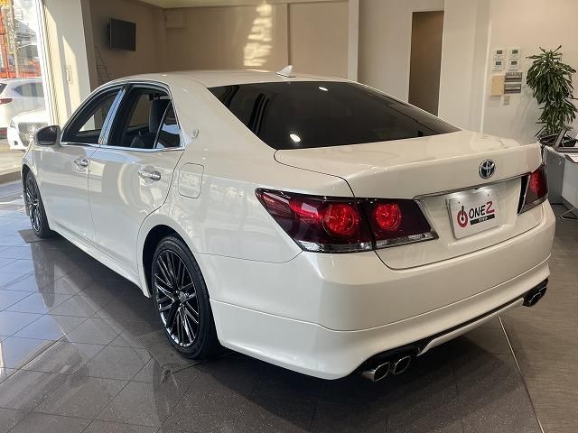 Toyota CROWN SEDAN 2014-10 185035-6
