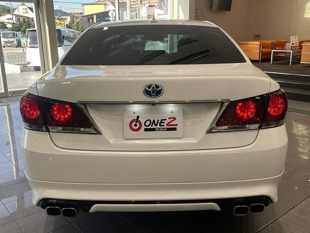 Toyota CROWN SEDAN 2014-10 185035-2