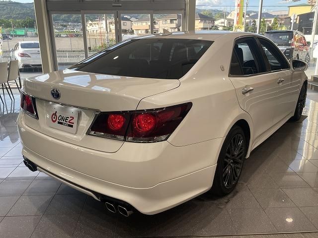 Toyota CROWN SEDAN 2014-10 185035-5