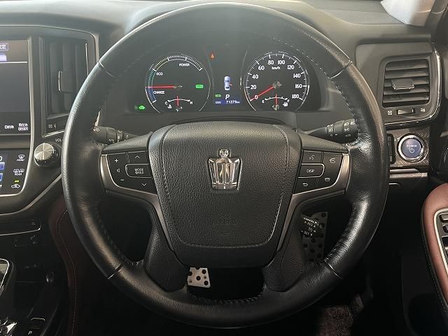 Toyota CROWN SEDAN 2014-10 185035-13