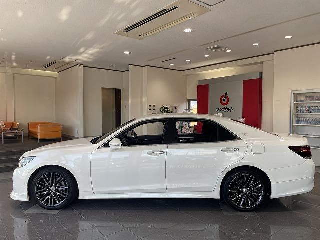 Toyota CROWN SEDAN 2014-10 185035-4