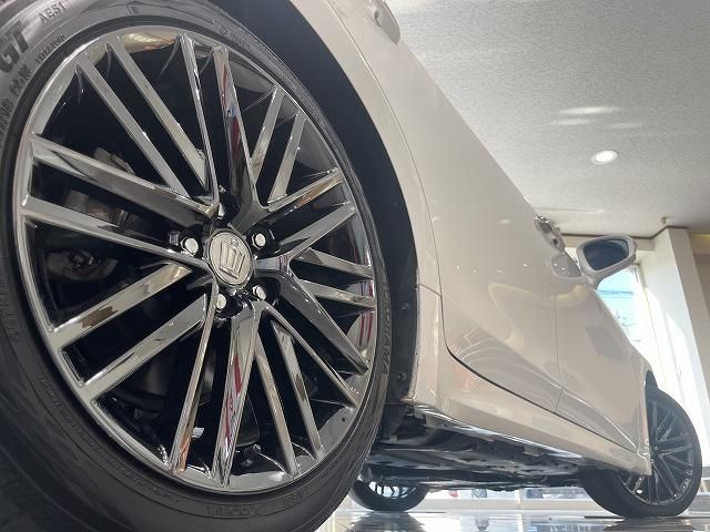 Toyota CROWN SEDAN 2014-10 185035-7