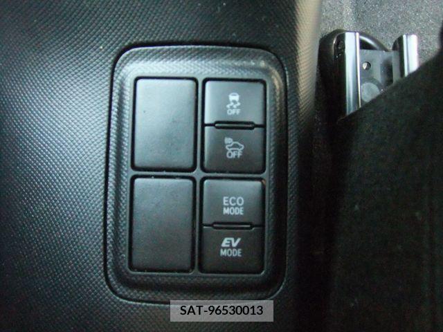 Toyota AQUA 2017-03 314272-6