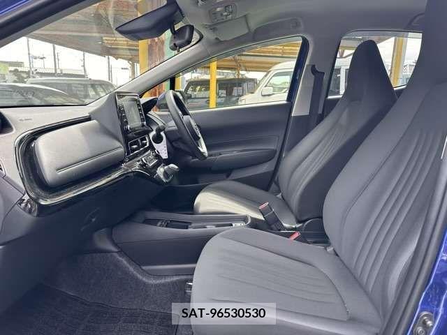 Toyota AQUA 2023-08 261256-2