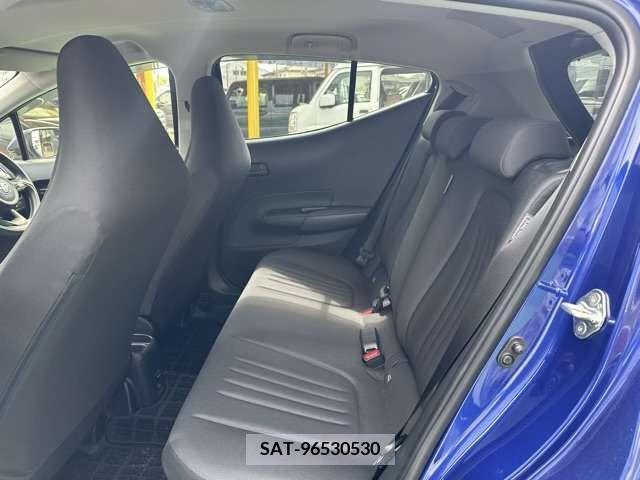 Toyota AQUA 2023-08 261256-3