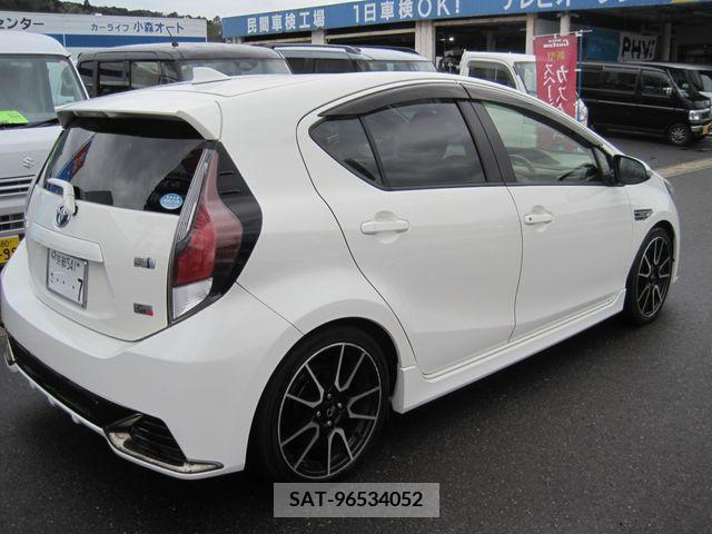 Toyota AQUA 2015-11 211329-6