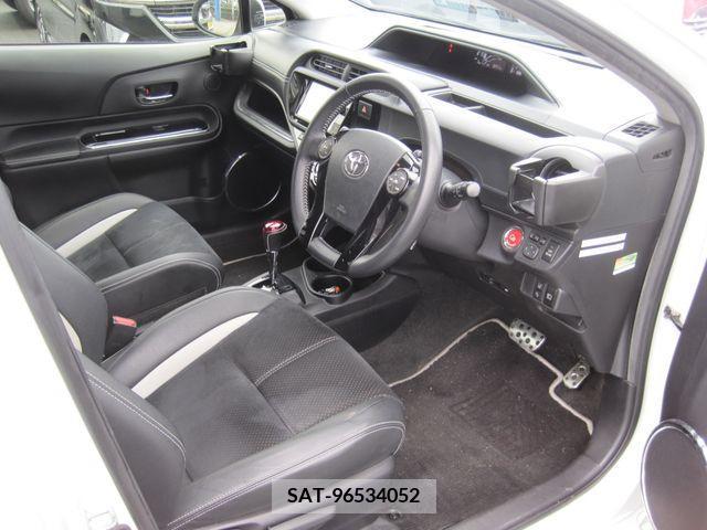 Toyota AQUA 2015-11 211329-7