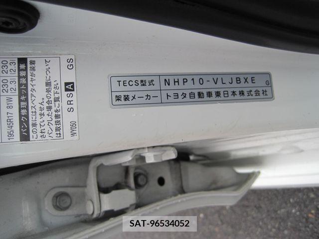 Toyota AQUA 2015-11 211329-9