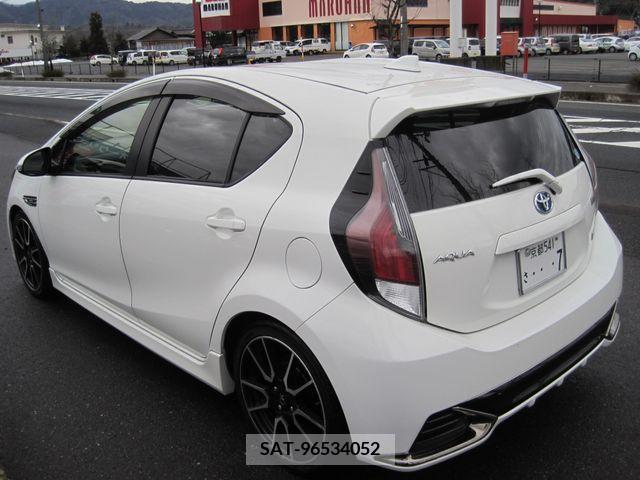 Toyota AQUA 2015-11 211329-2