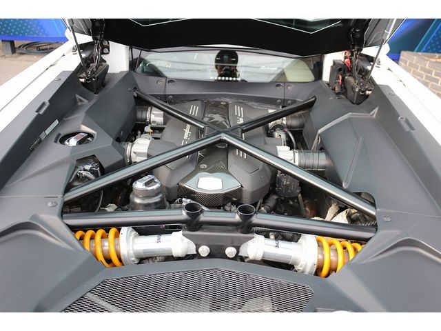 Lamborghini Aventador 2012-11 188364-19