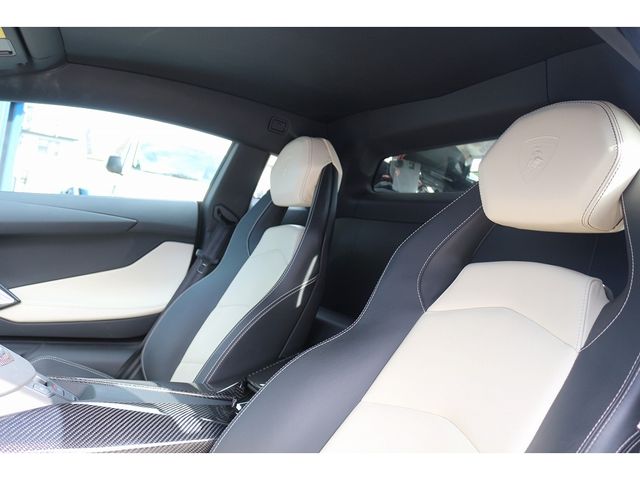 Lamborghini Aventador 2012-11 188364-15