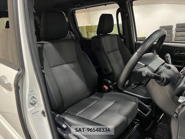 Toyota VOXY HYBRID 2018-05 241781-19