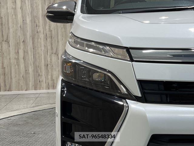 Toyota VOXY HYBRID 2018-05 241781-8