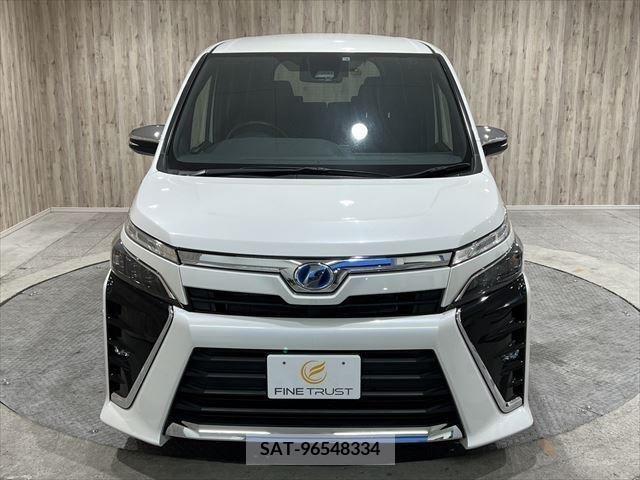 Toyota VOXY HYBRID 2018-05 241781-1