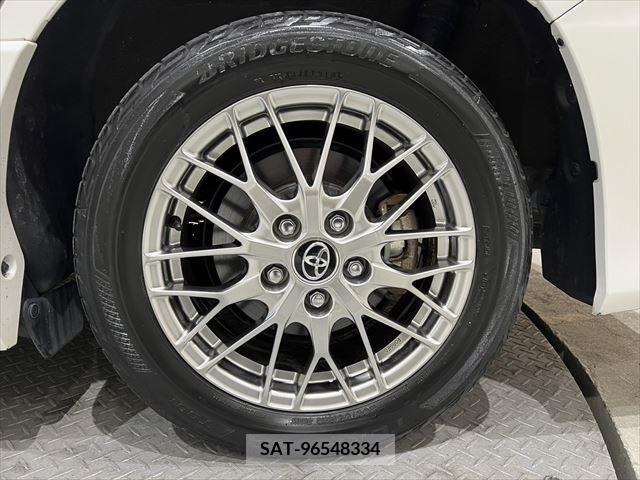 Toyota VOXY HYBRID 2018-05 241781-15