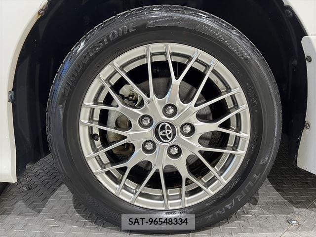 Toyota VOXY HYBRID 2018-05 241781-14