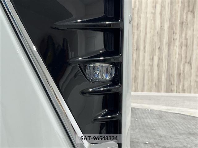 Toyota VOXY HYBRID 2018-05 241781-11