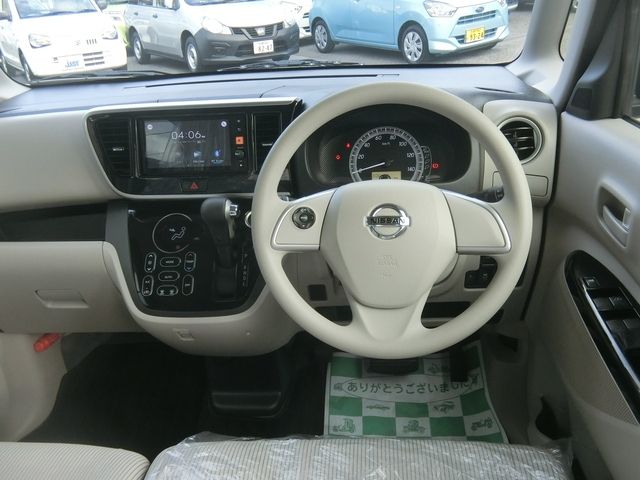 Nissan DAYZ ROOX 2018-10 23512-3