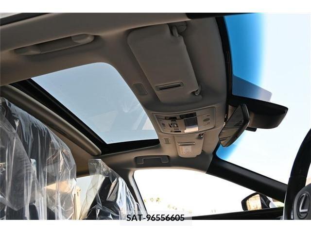 Lexus ES 2020-08 275241-17