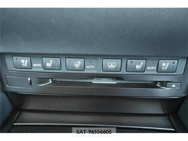 Lexus ES 2020-08 275241-10