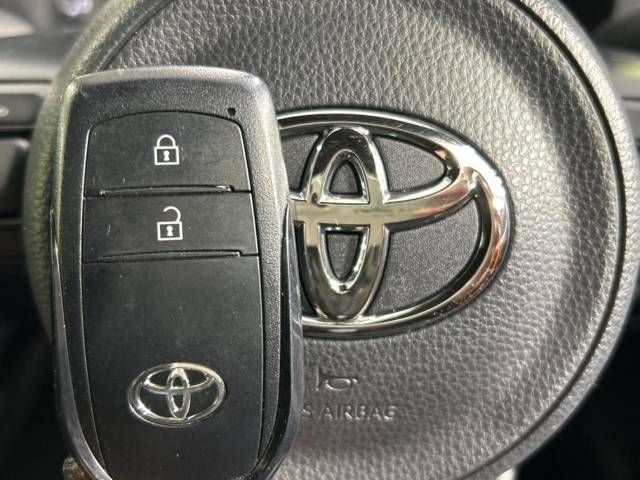 Toyota YARIS 2022-09 28142-2