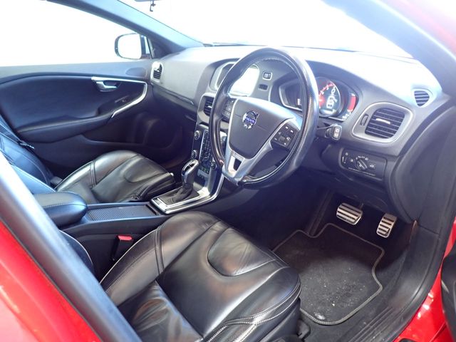 Volvo V40 2015-03 28079-1