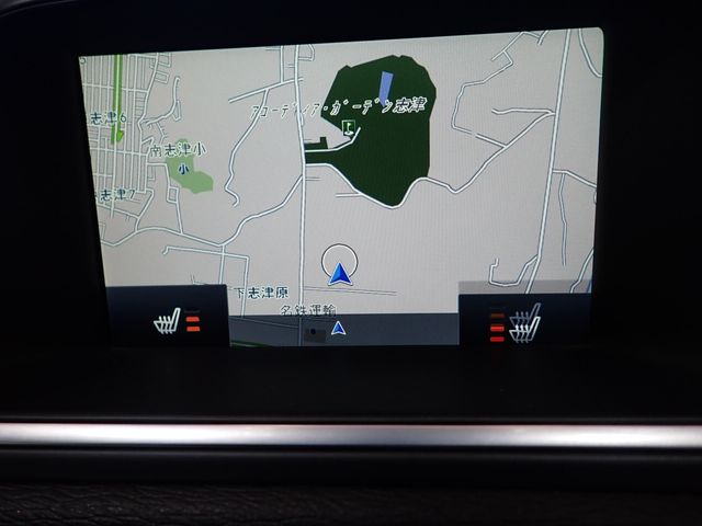 Volvo V40 2015-03 28079-21